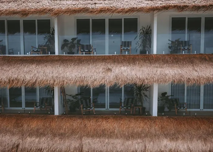 Legends Beachfront Курортный комплекс *